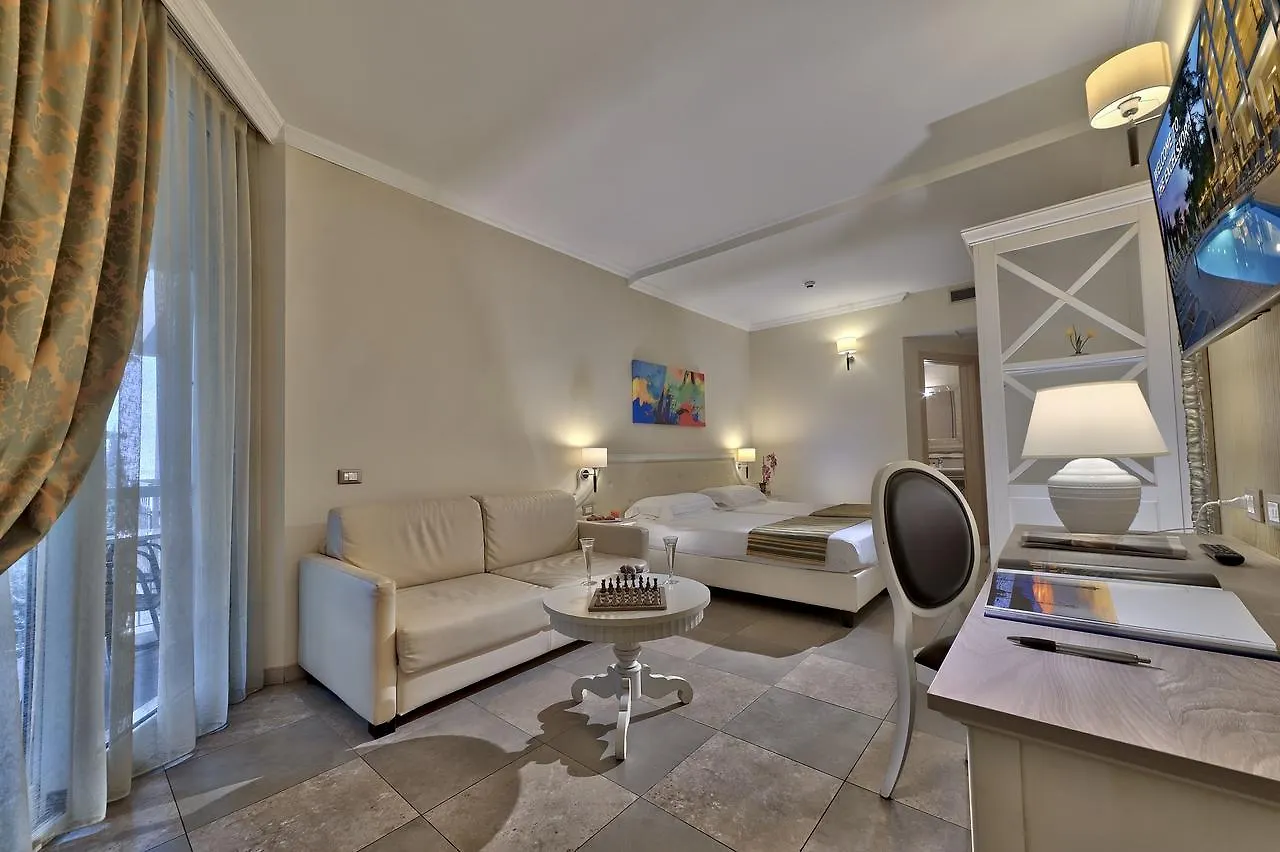 Hotel Excelsior Le Terrazze Γκάρντα 4*,  Ιταλία
