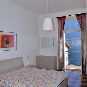 The Sweet Lake Nest , Colonno Italia
